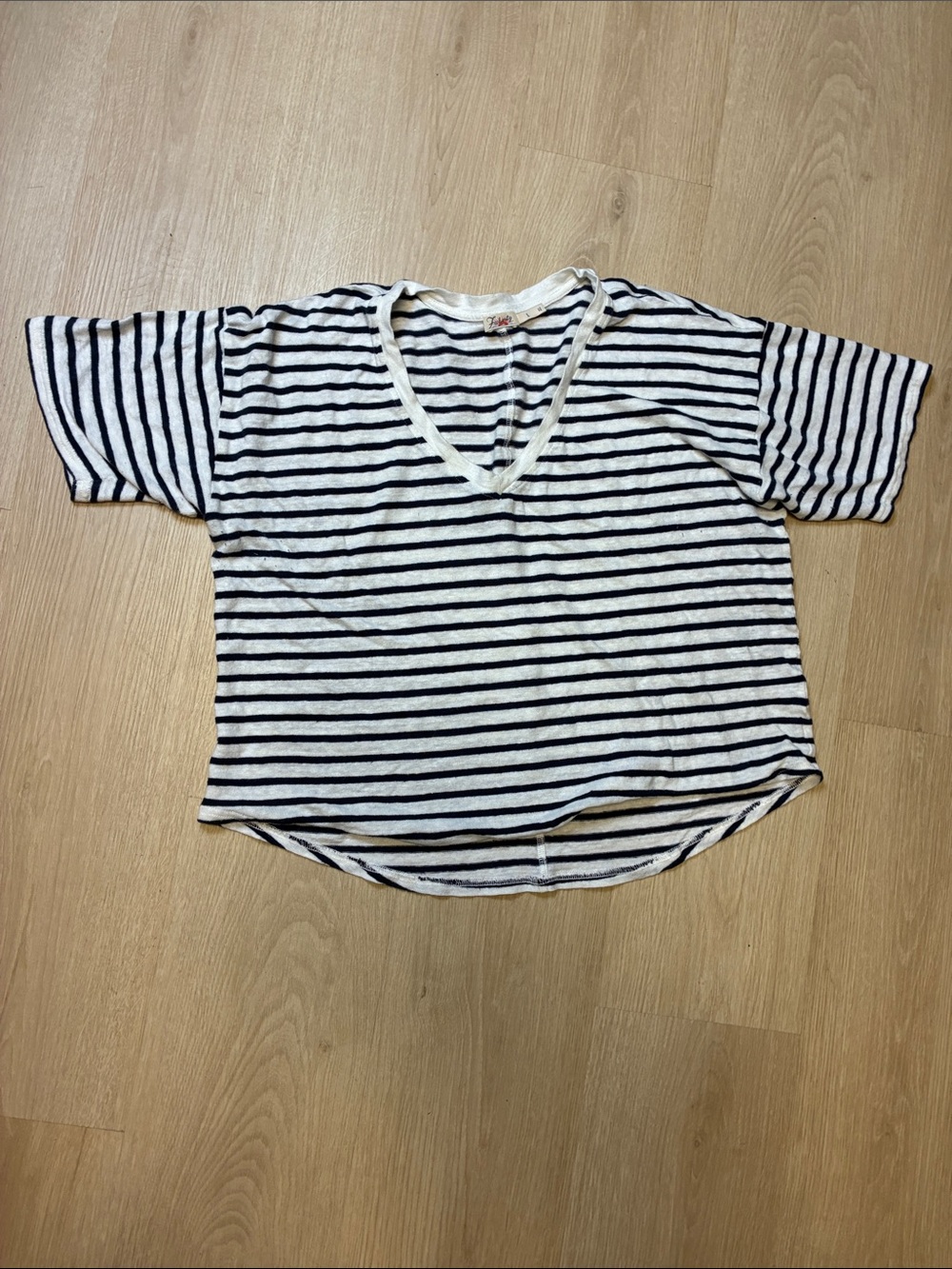 Faherty Striped V-Neck Short Sleeve Tee - Navy & White size Large